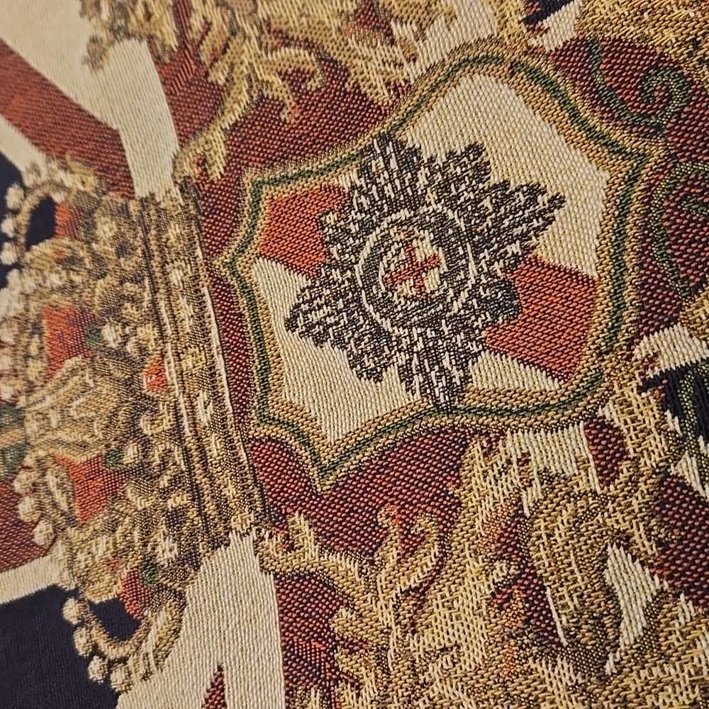 Union Jack Cushion with Crest Design Adorabella - Picture 5 of 5